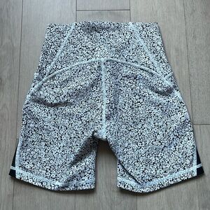 Lululemon Bike Shorts - Floral Black White 6”